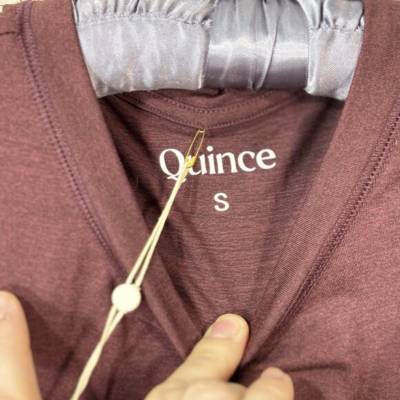 Quince Women Essential Run Cropped Muscle Tank Sleeveless Top Maroon S NWT - Picture 3 of 5